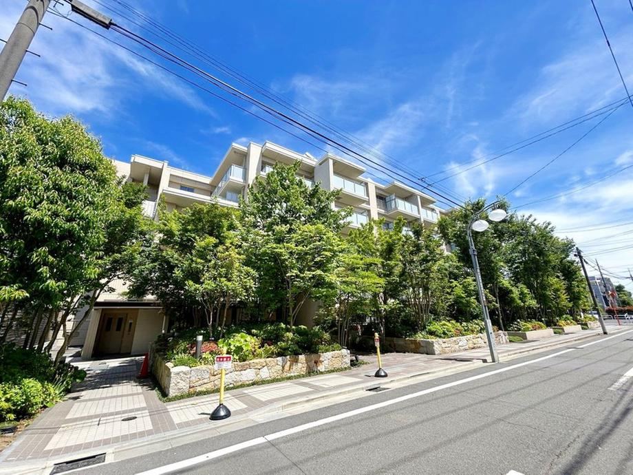 3LDK apartment in Setagaya Ward, Tokyo - Photo 1