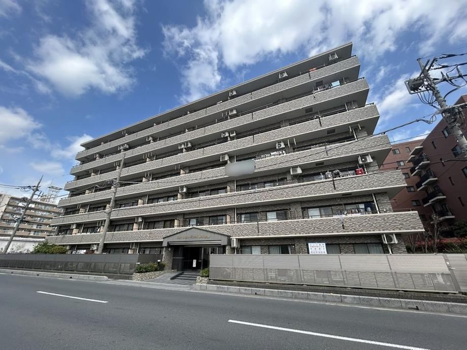 2LDK+S apartment in Koshigaya, Saitama - Photo 1