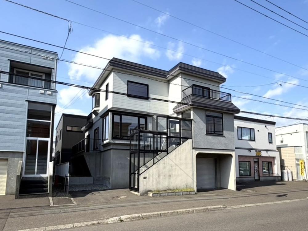 4LDK+2S house in Kita Ward, Sapporo, Hokkaido - Photo 1