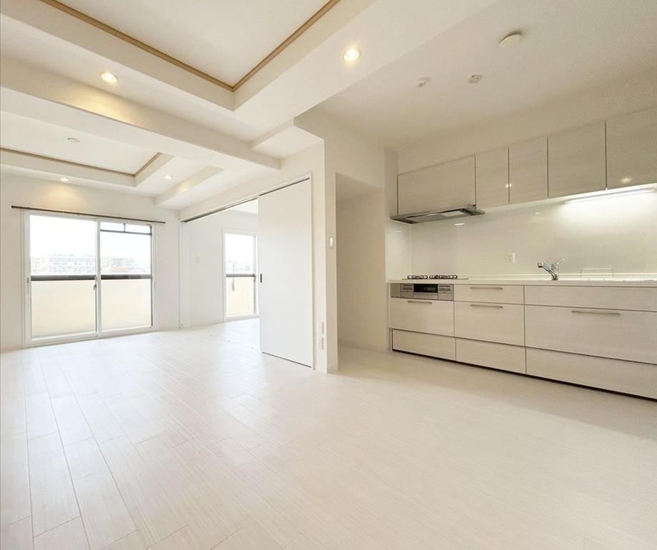 3LDK apartment in Nishiyodogawa Ward, Osaka - Photo 1