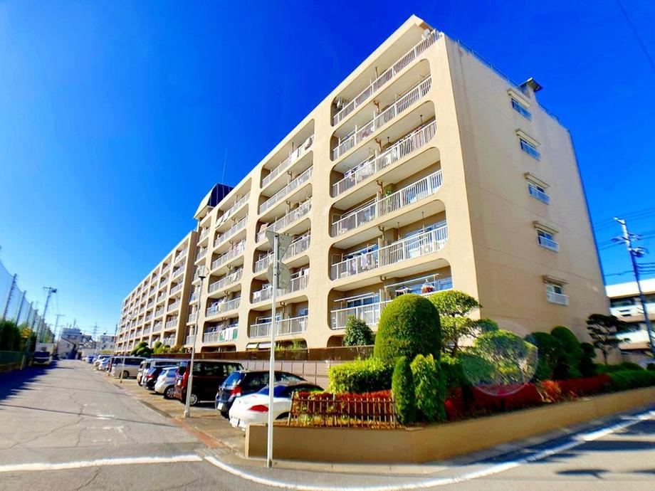 4LDK apartment in Ichikawa, Chiba - Photo 1