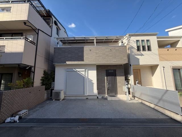 4LDK house in Neyagawa, Osaka - Photo 1