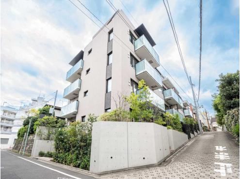 1LDK+S apartment in Shibuya Ward, Tokyo - Photo 1