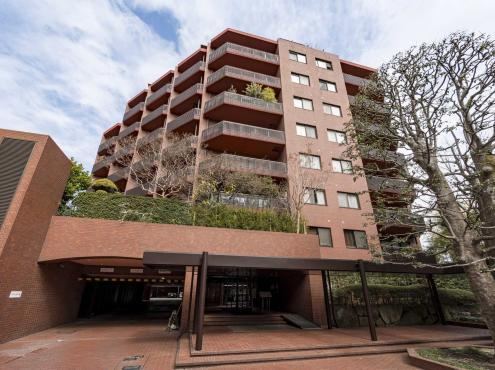 2LDK apartment in Shibuya Ward, Tokyo - Photo 1