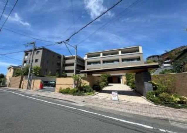 3LDK apartment in Fujisawa, Kanagawa - Photo 1