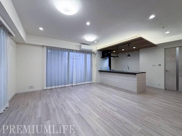 2LDK+S apartment in Taito Ward, Tokyo - Photo 1