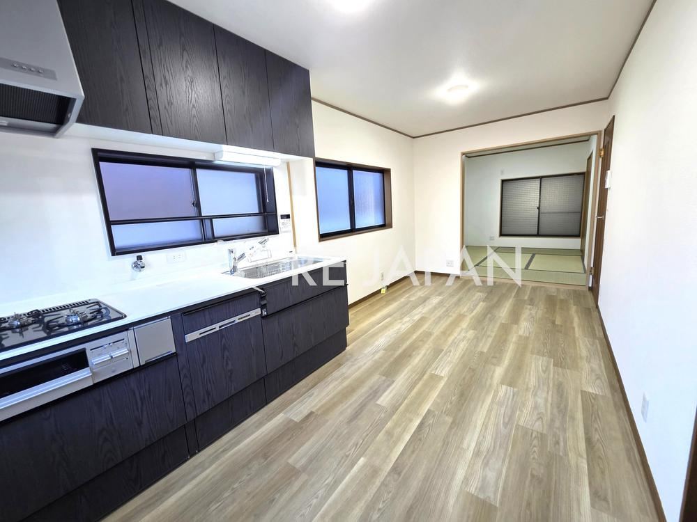 4LDK house in Higashiosaka, Osaka - Photo 1