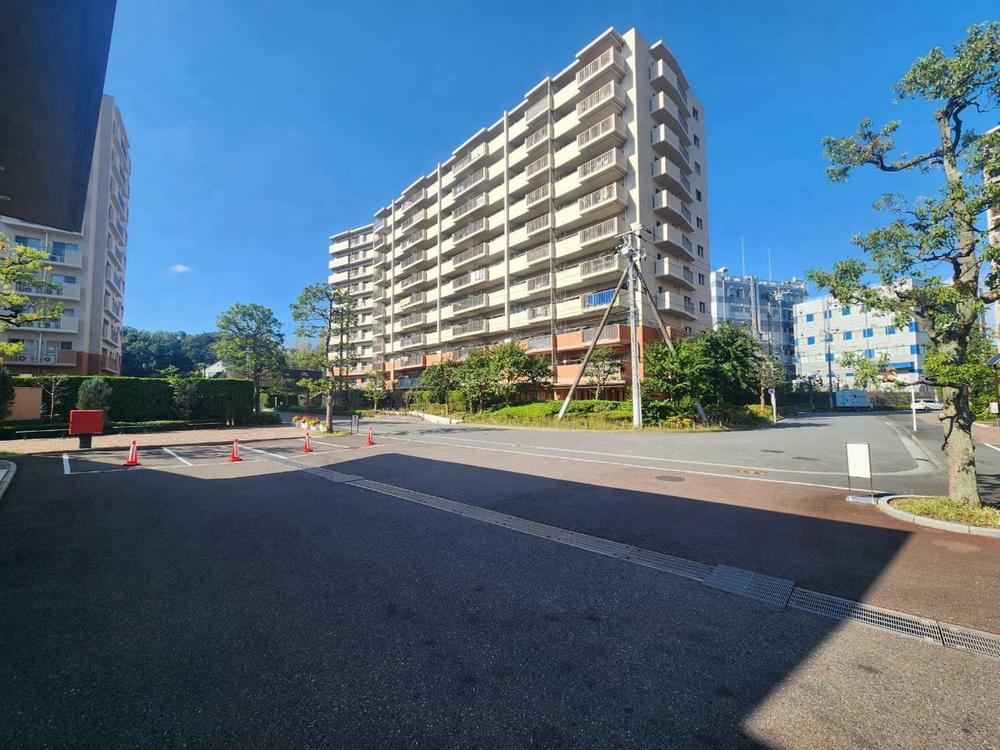3LDK apartment in Totsuka Ward, Yokohama, Kanagawa - Photo 1
