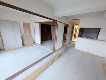 3LDK apartment in Higashi Ward