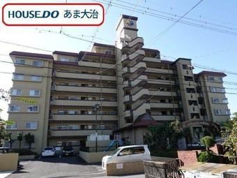 4LDK apartment in Ama