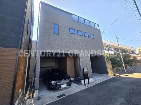 3LDK house in Takatsuki, Osaka - Photo 1