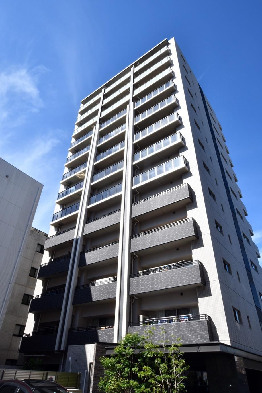 3LDK apartment in Suruga Ward, Shizuoka - Photo 1