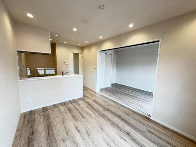1LDK apartment in Shinjuku Ward, Tokyo - Photo 1