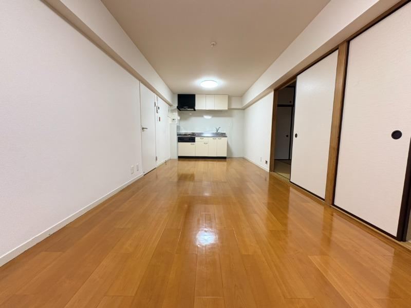 4LDK apartment in Chofu, Tokyo - Photo 1