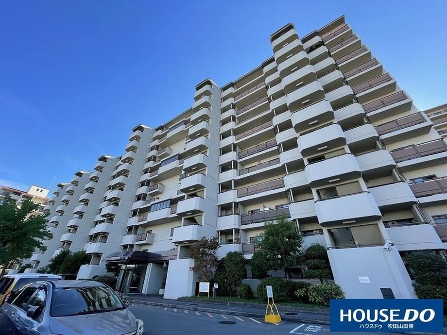 4LDK apartment in Suita, Osaka - Photo 1