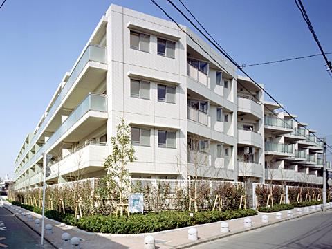 3LDK apartment in Nakano Ward, Tokyo - Photo 1