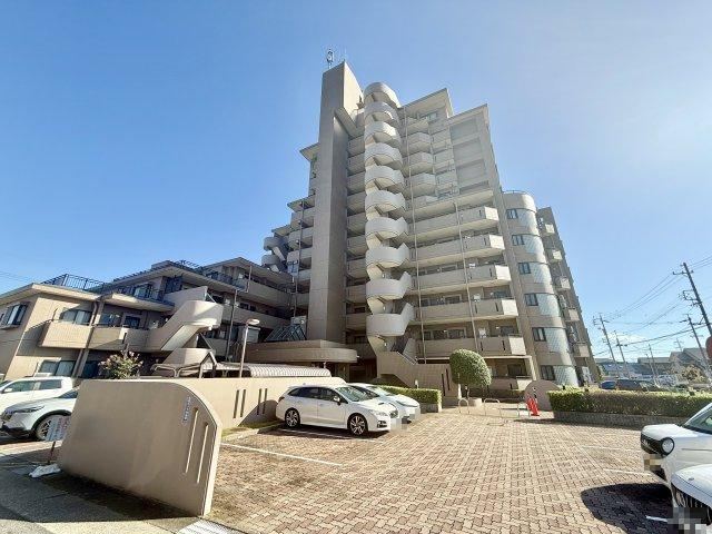 3LDK apartment in Nishi Ward, Nagoya, Aichi - Photo 1