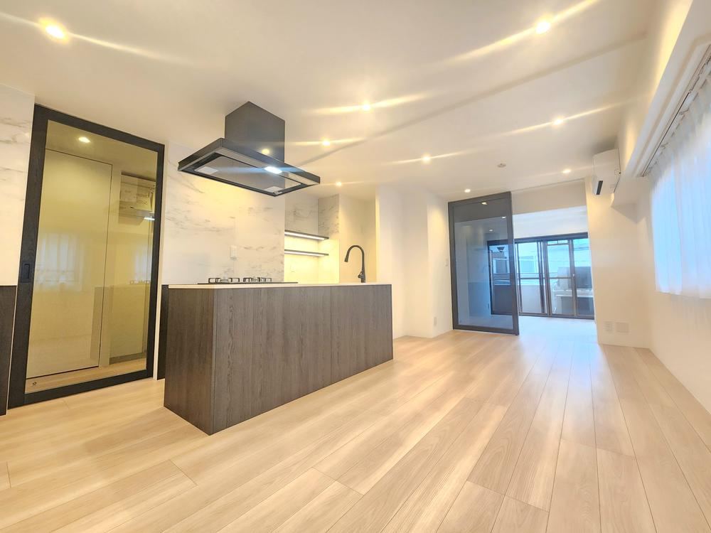2LDK apartment in Shibuya Ward, Tokyo - Photo 1
