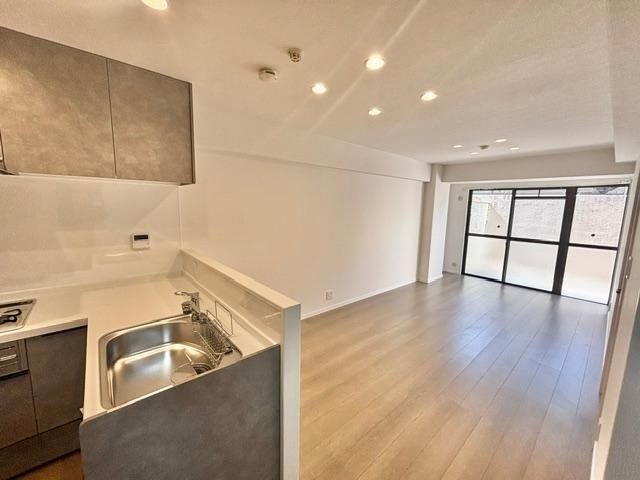 2LDK apartment in Chuo Ward, Fukuoka - Photo 1