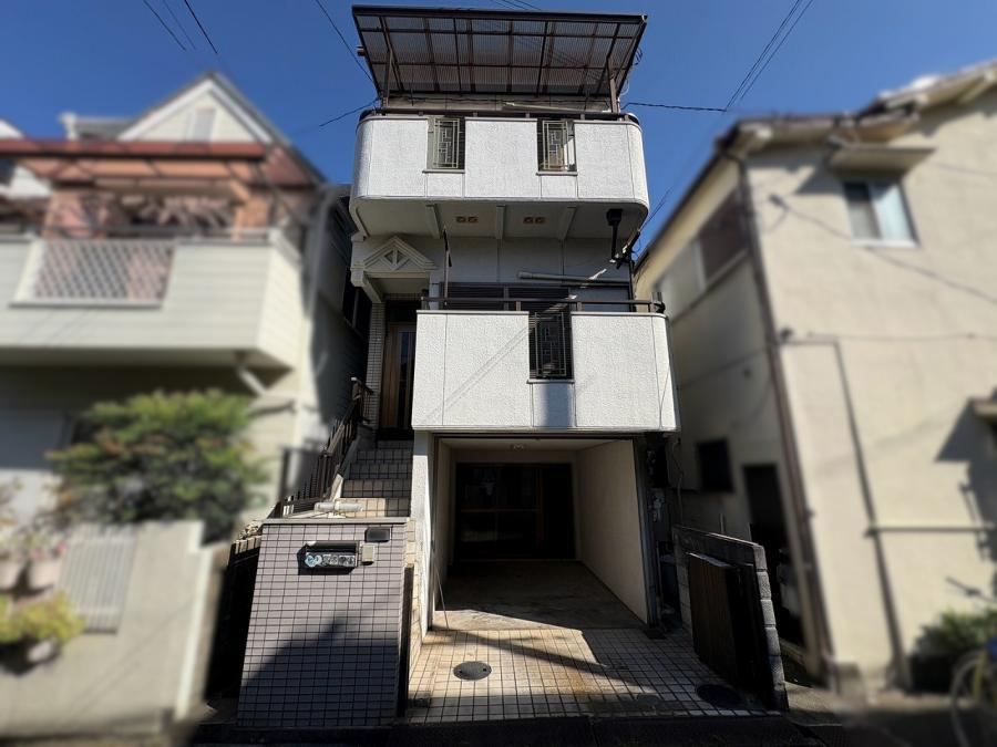 4LDK house in Neyagawa, Osaka - Photo 1