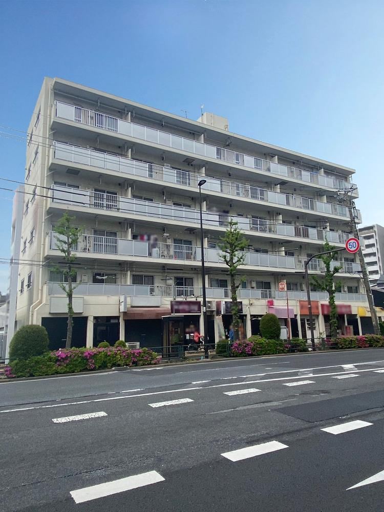 2DK apartment in Adachi Ward, Tokyo - Photo 1