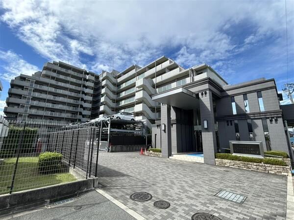 3LDK apartment in Matsubara, Osaka - Photo 1