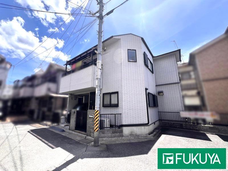4LDK house in Yao, Osaka - Photo 1