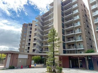 4LDK+S apartment in Mino