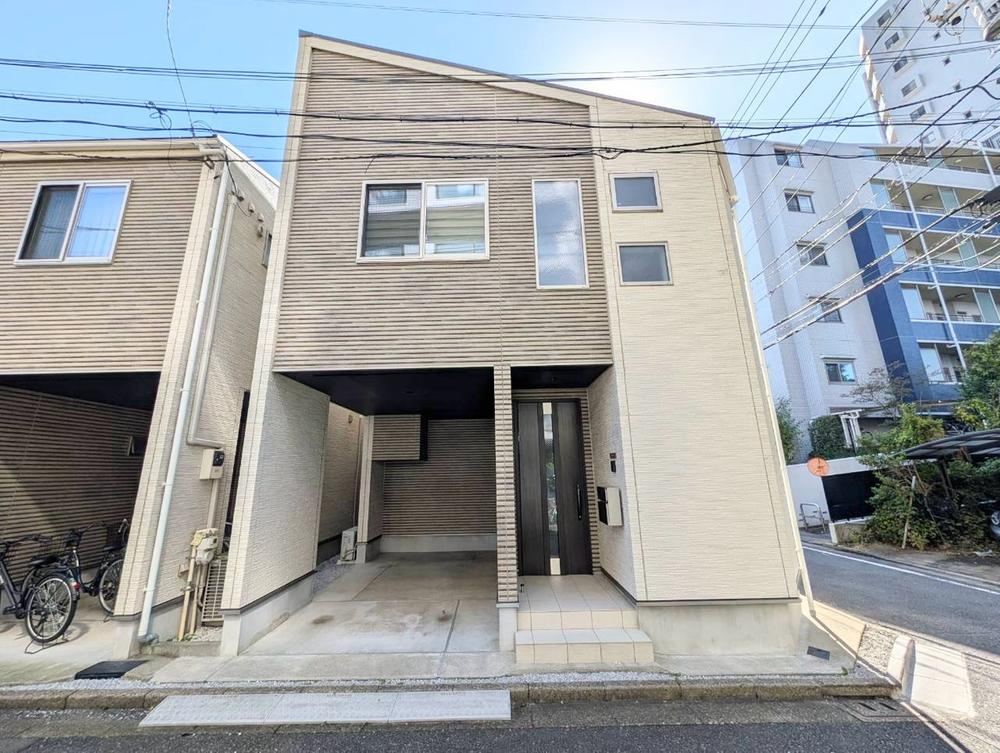 3LDK house in Sumida Ward, Tokyo - Photo 1