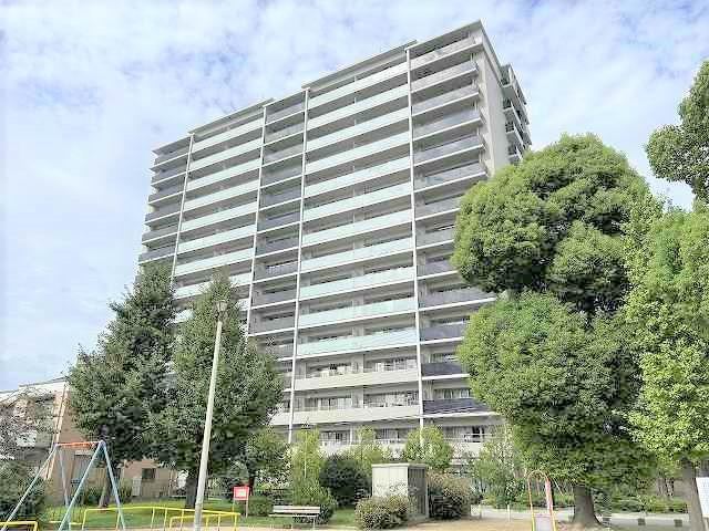3LDK apartment in Nishiyodogawa Ward, Osaka - Photo 1
