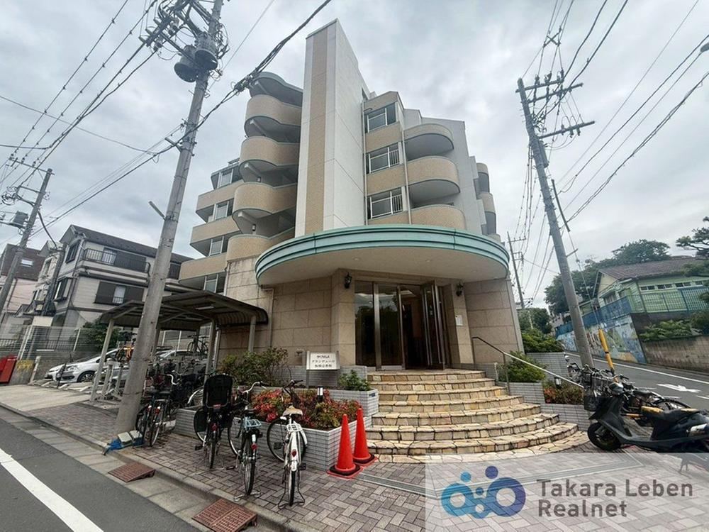4LDK apartment in Itabashi Ward, Tokyo - Photo 1