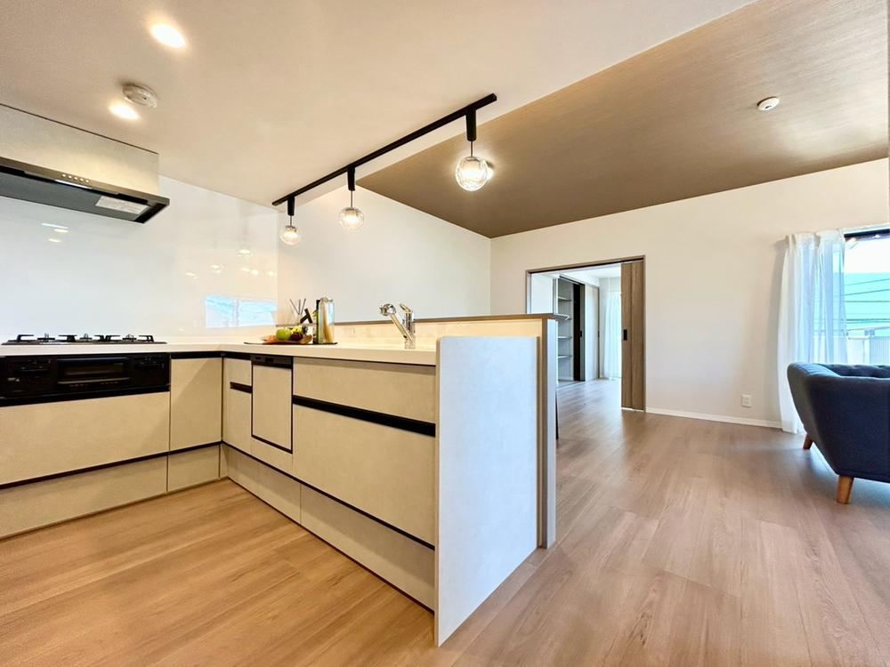 4LDK apartment in Totsuka Ward, Yokohama, Kanagawa - Photo 1