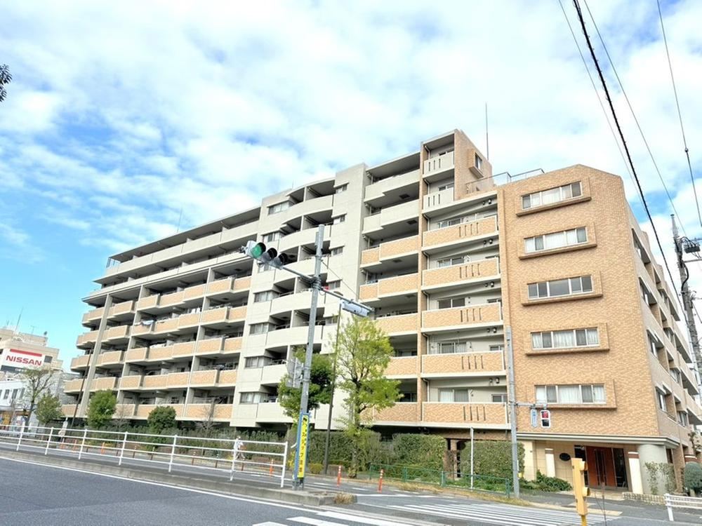 3LDK+S apartment in Itabashi Ward, Tokyo - Photo 1