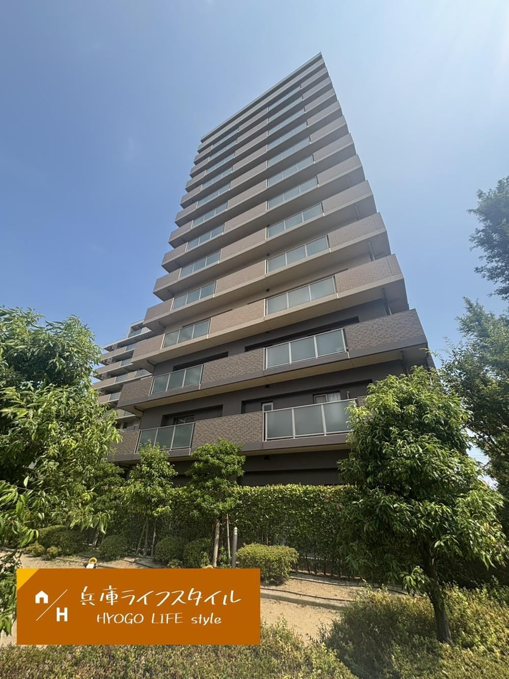3LDK apartment in Chuo Ward, Kobe, Hyogo - Photo 1