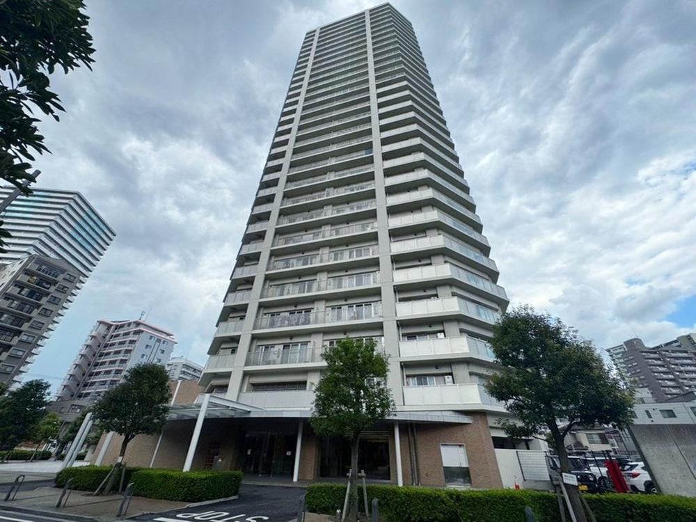 4LDK apartment in Kawaguchi, Saitama - Photo 1