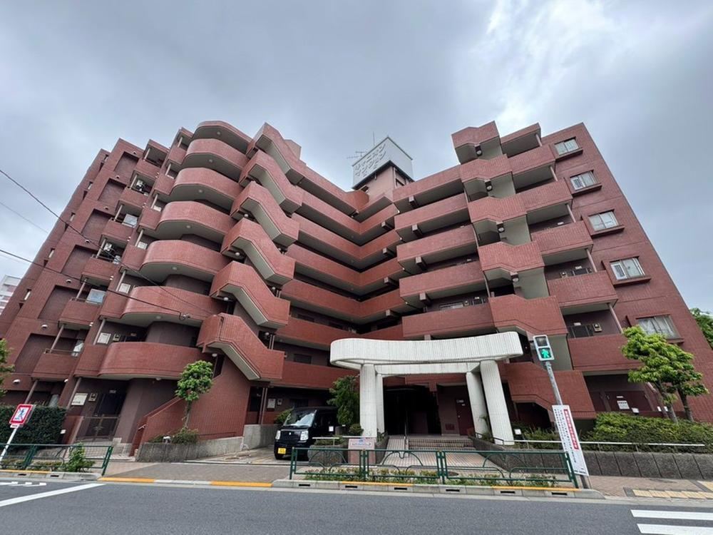 2LDK apartment in Itabashi Ward, Tokyo - Photo 1