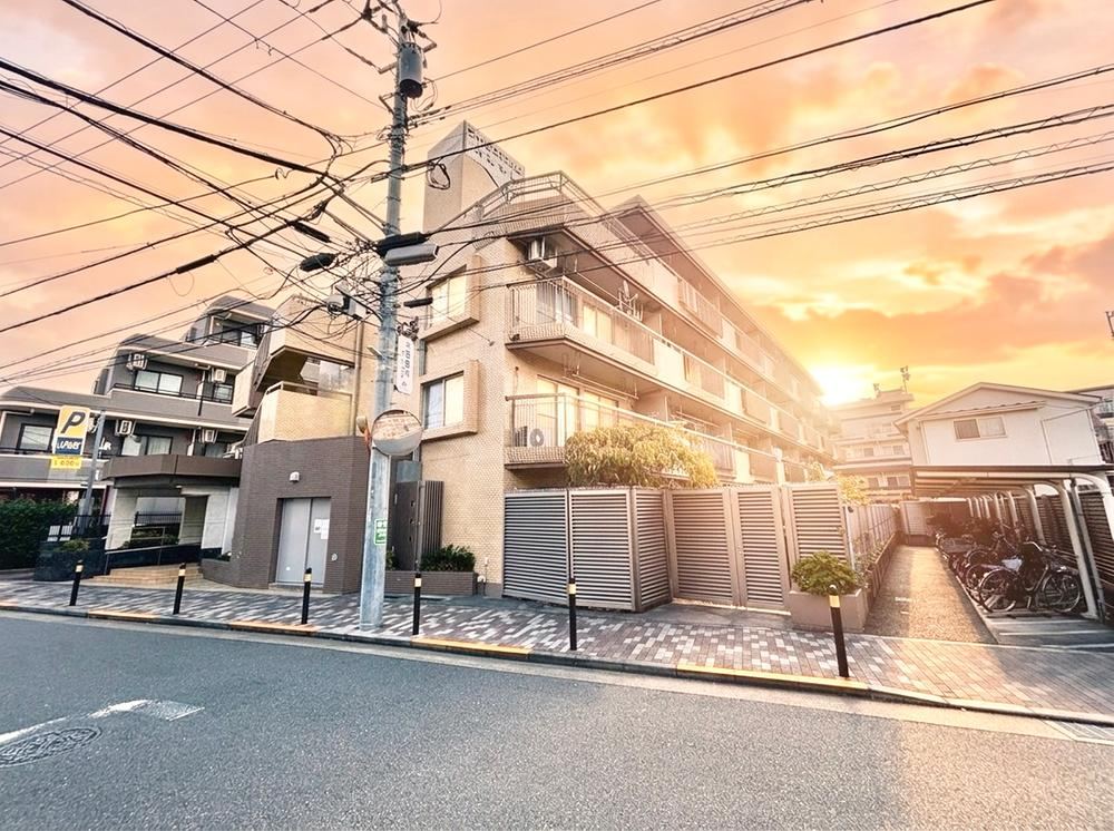 3DK apartment in Nerima Ward, Tokyo - Photo 1