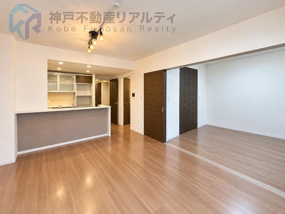 3LDK apartment in Tarumi Ward, Kobe, Hyogo - Photo 1