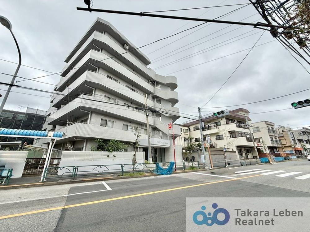 2LDK apartment in Katsushika Ward, Tokyo - Photo 1