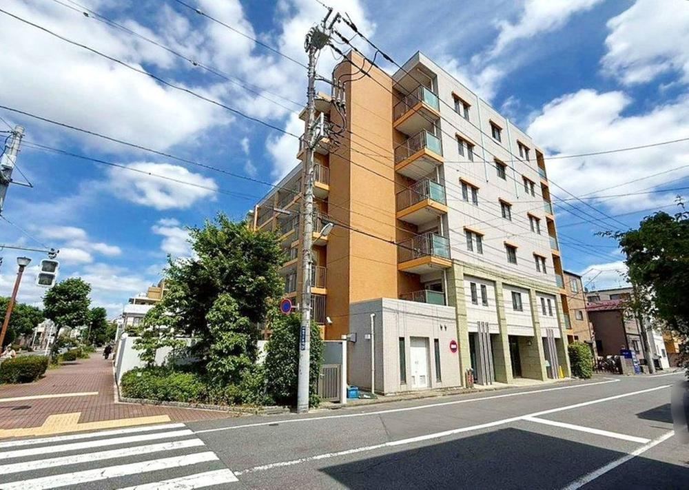 3LDK apartment in Katsushika Ward, Tokyo - Photo 1