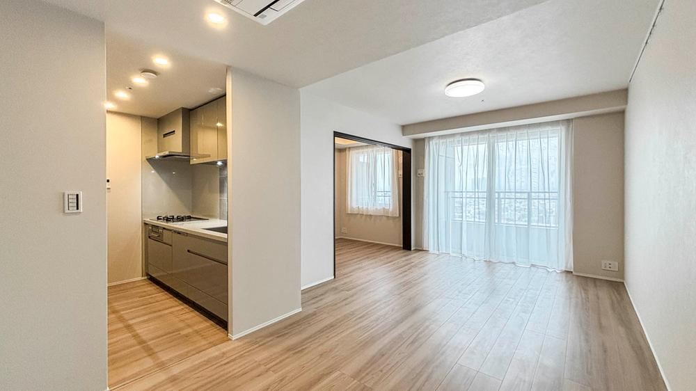 3LDK apartment in Shinagawa Ward, Tokyo - Photo 1