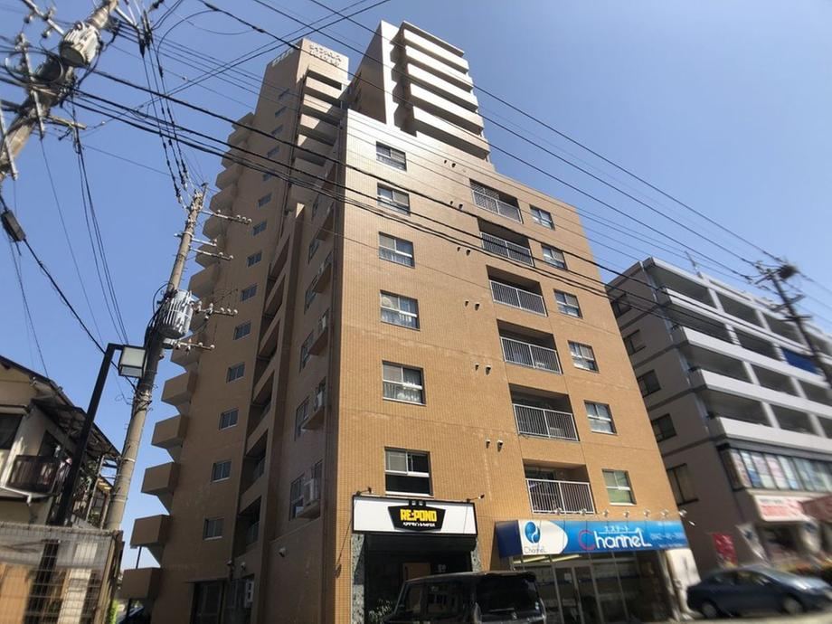 4LDK apartment in Kurume, Fukuoka - Photo 1