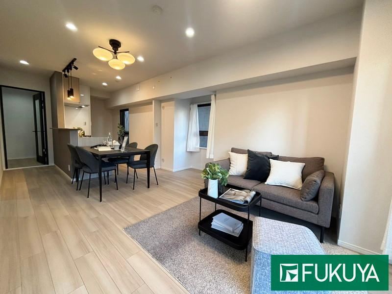 3LDK apartment in Joto Ward, Osaka - Photo 1