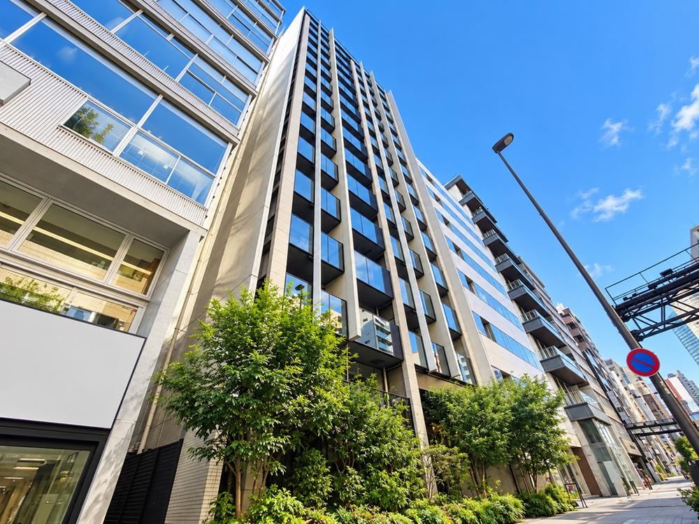 2LDK apartment in Minato Ward, Tokyo - Photo 1