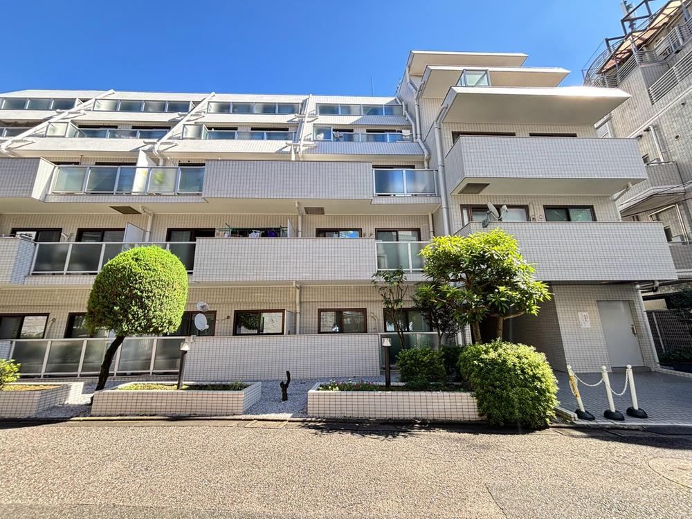 3DK apartment in Setagaya Ward, Tokyo - Photo 1