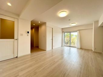 2LDK+S apartment in Midori Ward, Yokohama