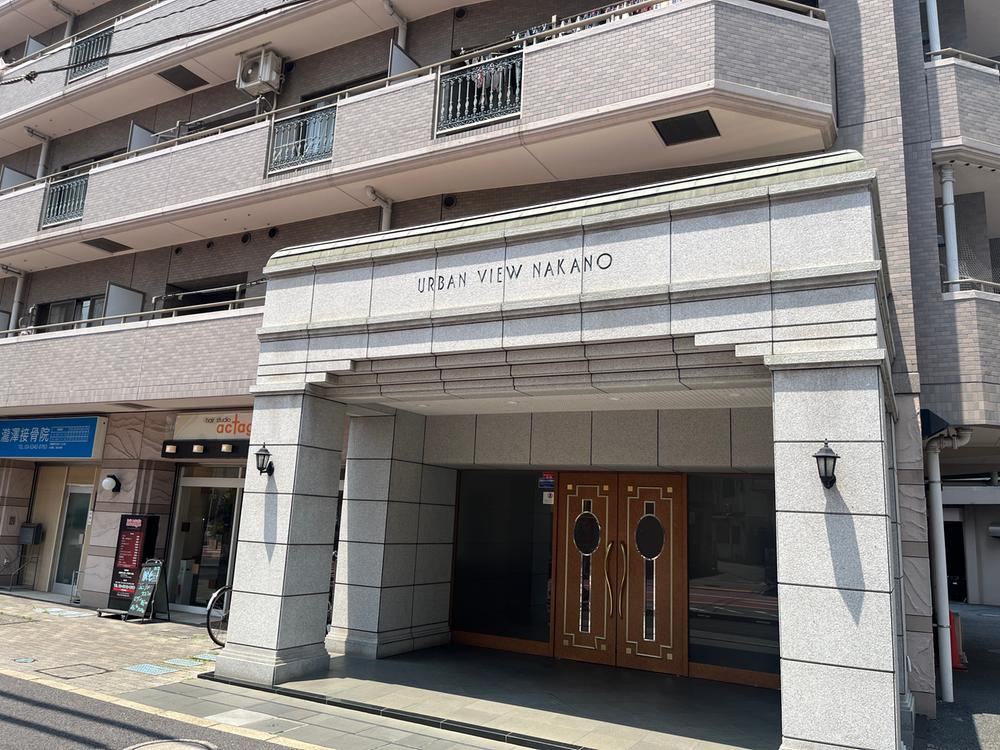 3LDK apartment in Nakano Ward, Tokyo - Photo 1