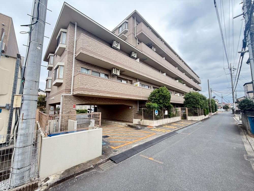 3LDK apartment in Okegawa, Saitama - Photo 1