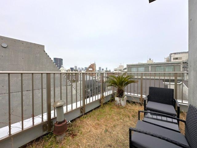 2LDK apartment in Shibuya Ward, Tokyo - Photo 1