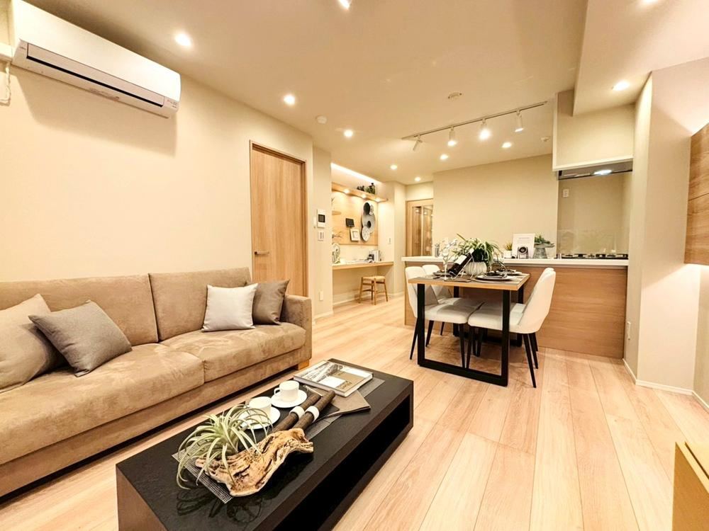 2LDK apartment in Meguro Ward, Tokyo - Photo 1